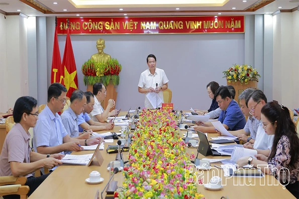 Thẩm tra các dự thảo nghị quyết về đầu tư công, đất đai, rừng