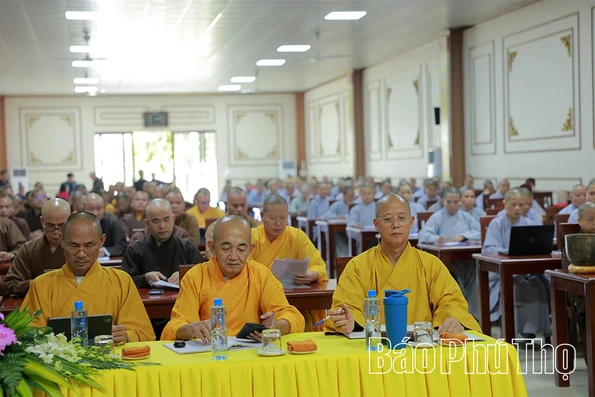 Phổ biến pháp luật về tín ngưỡng, tôn giáo cho chức sắc, chức việc, nhà tu hành Phật giáo