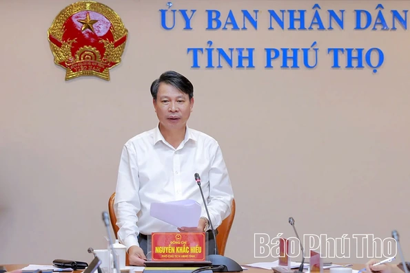 Phó Chủ tịch UBND tỉnh Nguyễn Khắc Hiếu nghe báo cáo Đề án an sinh xã hội