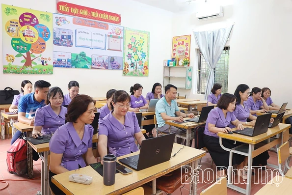 Xây dựng đội ngũ nhà giáo vừa hồng, vừa chuyên