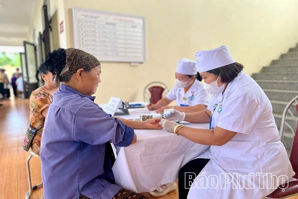 Trung tâm Y tế khu vực Tam Dương khám bệnh miễn phí cho người dân