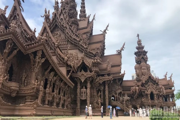 Khám phá vẻ đẹp Đền Chân Lý tại Pattaya, Thái Lan