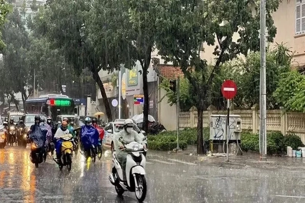 Thời tiết ngày 15/8: Mưa dông gia tăng, nhiệt độ giảm tại nhiều nơi trên cả nước
