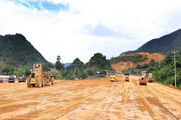 Đà Bắc phấn đấu hoàn thành giải phóng mặt bằng cao tốc Hòa Bình - Mộc Châu trong tháng 8/2026
