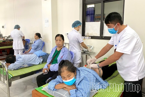 Trung tâm Y tế khu vực Phúc Yên:&nbsp;Đẩy mạnh khám, chữa bệnh bằng phương pháp y học cổ truyền