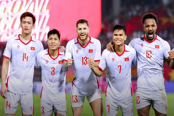 Xuân Son lập công, Việt Nam thắng Malaysia 2-0