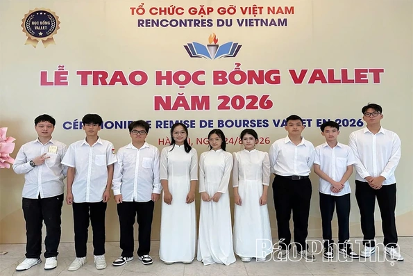 9 học sinh Trường THPT Chuyên Hùng Vương nhận Học bổng Vallet năm 2026