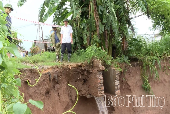 Mưa lớn kéo dài gây sạt lở nghiêm trọng trên địa bàn xã Tu Vũ
