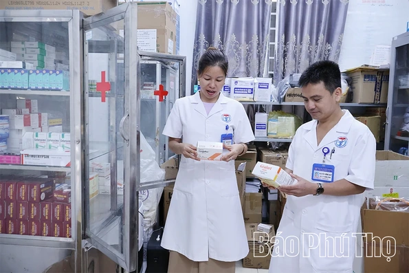 Tháo gỡ khó khăn về&nbsp;nhân&nbsp;lực y tế&nbsp;tuyến&nbsp;cơ sở