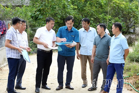 Nghiệm thu, bàn giao 5 công trình hạ tầng tại xã Pà Cò