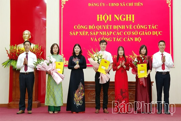 Xã Chí Tiên công bố các quyết định về công tác cán bộ