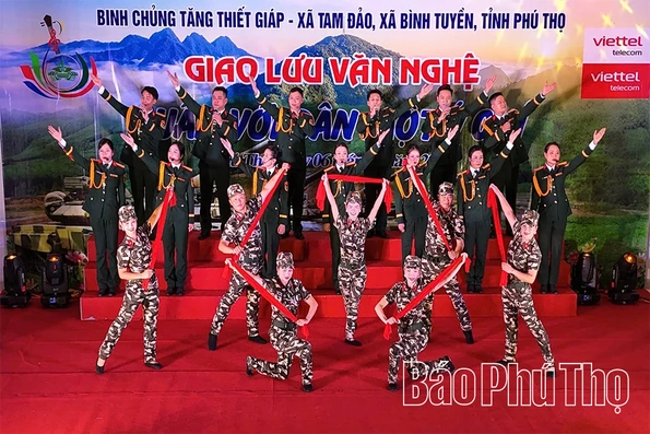 Giao lưu văn nghệ “Thắm tình quân dân”&nbsp;