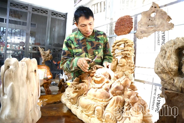 Độc đáo nghề gỗ lũa