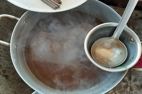 Giải pháp chuẩn hóa chất lượng nước dùng cho chuỗi nhượng quyền bằng bộ nồi nấu phở thông minh