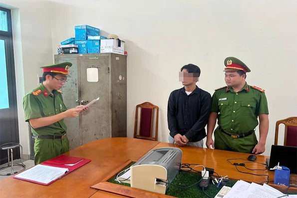 Phú Thọ: Khởi tố nam shipper chiếm đoạt tiền thu hộ