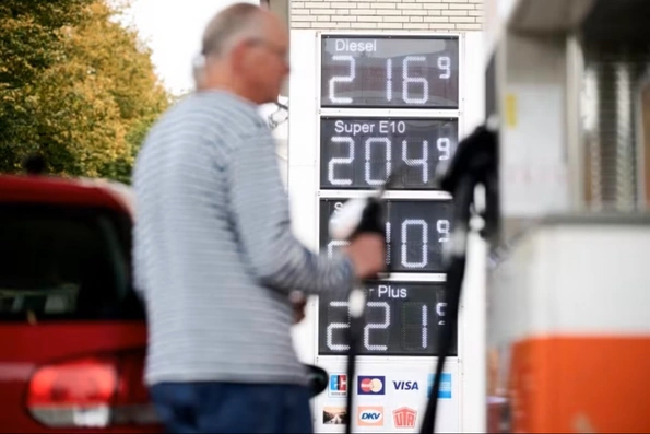 Châu Âu chấp nhận xả hàng trăm triệu thùng dầu diesel sau tối hậu thư của Mỹ