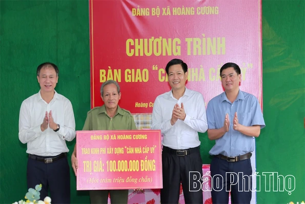 Ấm áp nghĩa tình từ “Căn nhà cấp ủy”