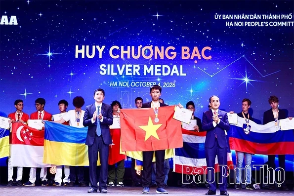 Phu Tho Student Wins Silver Medal at International Olympiad on Astronomy and Astrophysics