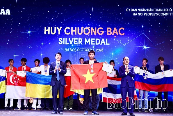 Học sinh Phú Thọ giành Huy chương Bạc Olympic Thiên văn và Vật lý thiên văn quốc tế