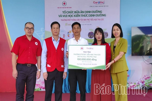 Hỗ trợ bữa ăn dinh dưỡng cho học sinh Trường Phổ thông dân tộc bán trú tiểu học Thu Cúc