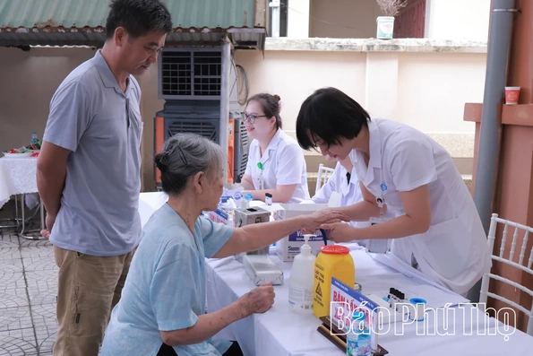 Nâng cao hiệu quả khám chữa bệnh cho Nhân dân