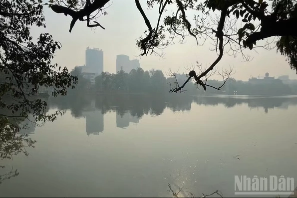 Thời tiết ngày 17/10: Bắc Bộ, Trung Bộ ngày nắng, sáng có sương mù