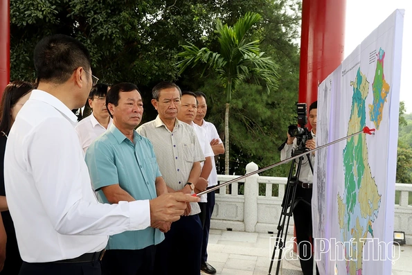 Quyết tâm triển khai dự án Khu dịch vụ đô thị, văn hóa, thể thao và sân golf Ao Châu tại xã Hạ Hòa
