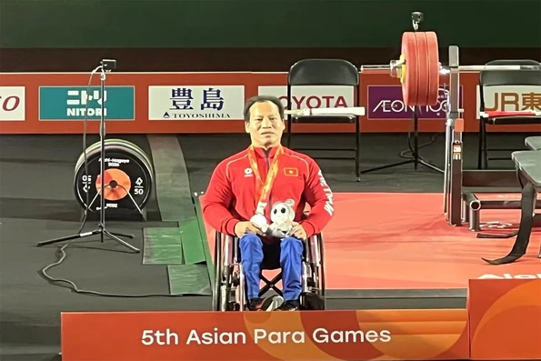 ASIAN Para Games 5: Lực sĩ Lê Văn Công giành huy chương bạc đầu tiên cho Đoàn Thể thao Người khuyết tật Việt Nam