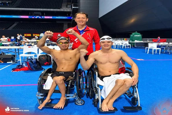 Bơi Việt Nam thống trị đường đua 100m ếch, gặt cả HCV và HCB tại ASIAN Para Games 5