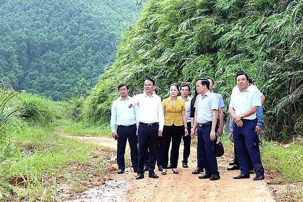 Bí thư Tỉnh ủy Đặng Xuân Phong thăm và làm việc tại xã Trung Sơn