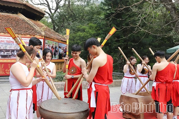Tôn vinh&nbsp;truyền thống&nbsp;văn hóa dân tộc