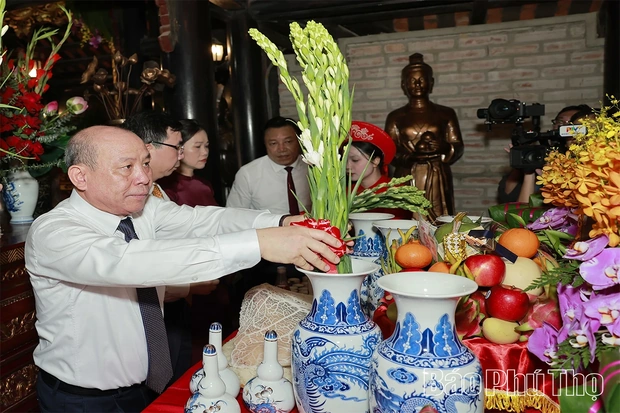 Lễ dâng hương tưởng niệm Tổ Mẫu Âu Cơ năm Bính Ngọ 2026