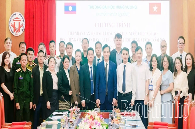 Công&nbsp;tác&nbsp;đối ngoại - điểm nhấn đầu nhiệm kỳ