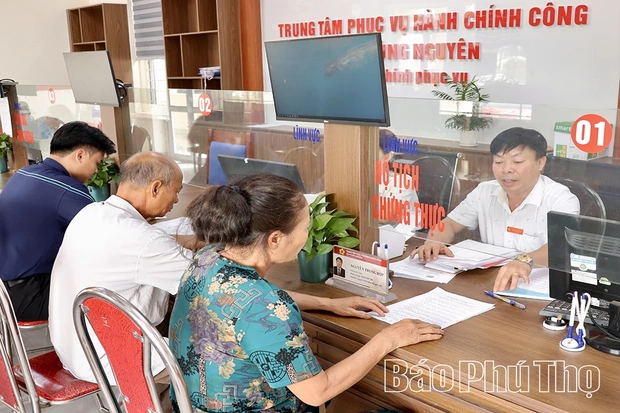 Xây dựng nền hành chính chuyên nghiệp, minh bạch, gần dân