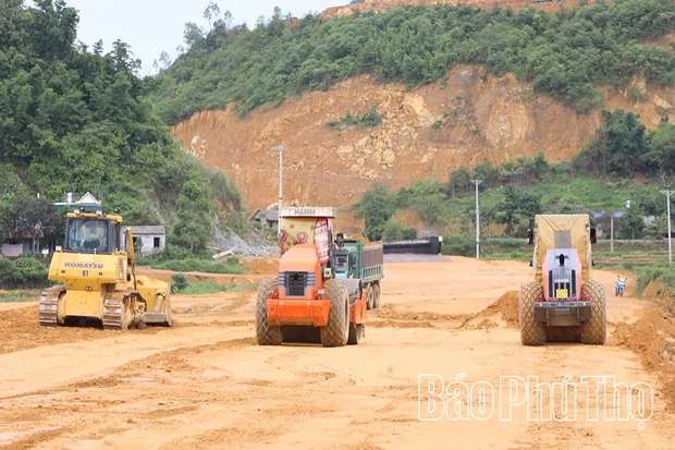 Tăng tốc trên các công trường trọng điểm