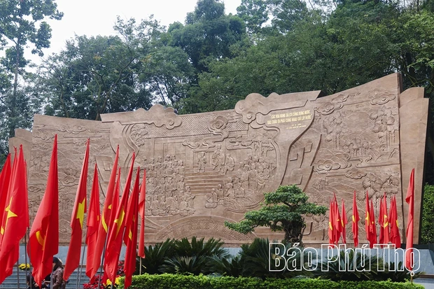 Từ lời Người căn dặn đến biểu tượng trường tồn nơi Đất Tổ