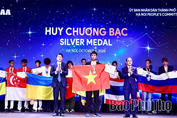 Học sinh Phú Thọ giành Huy chương Bạc Olympic Thiên văn và Vật lý thiên văn quốc tế