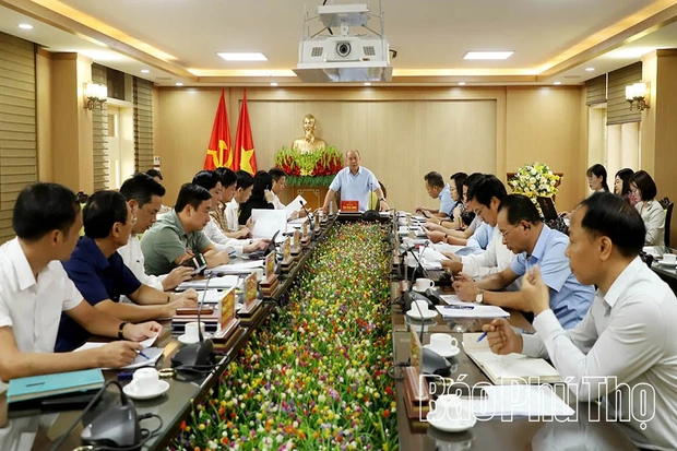 Thường trực HĐND tỉnh xem xét kết quả thẩm tra các nội dung trình Kỳ họp thứ Sáu HĐND tỉnh khóa XX