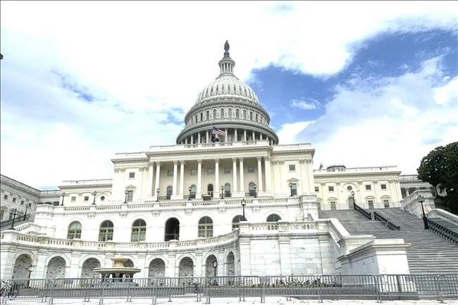 Hạ viện Mỹ thông qua dự luật chấm dứt đợt chính phủ đóng cửa một phần