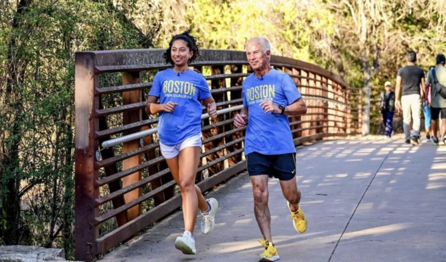 Ông - cháu làm nên lịch sử tại Boston Marathon 2026