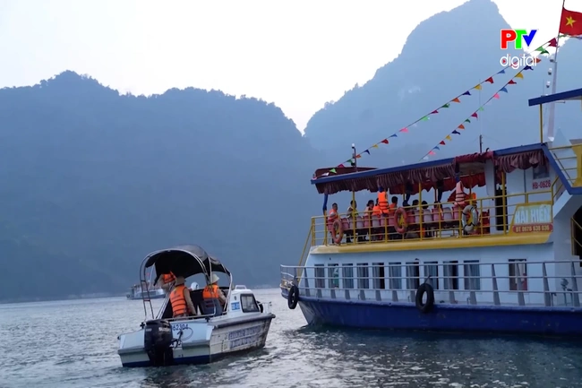 Tăng cường bảo đảm an toàn giao thông mùa Lễ hội Xuân trên lòng hồ Sông Đà