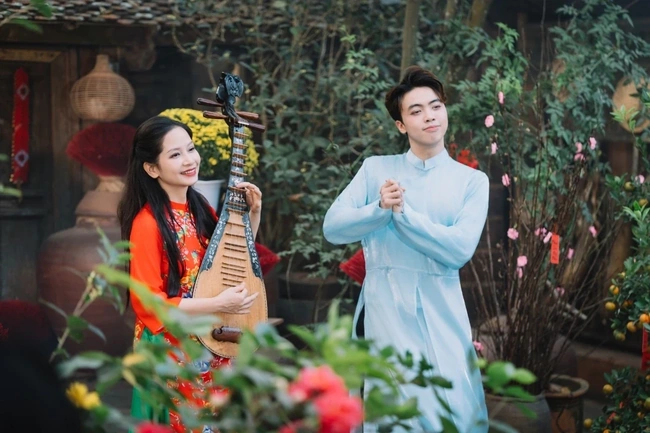 Nghệ sĩ đàn tỳ bà Diệu Thảo viết ca khúc về Tết bình an