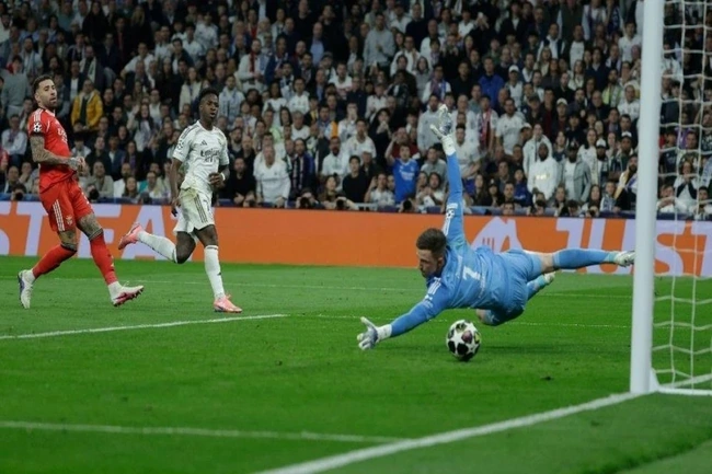 Vinicius tỏa sáng, Real Madrid thẳng tiến vòng 1/8 C1