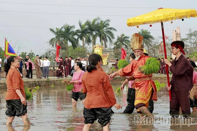 The Festival of “Hung King Teaching People to Plant Rice”