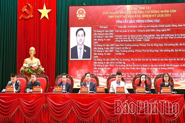 Ứng cử viên đại biểu HĐND tỉnh thuộc Đơn vị bầu cử số 14 tiếp xúc cử tri phường Vĩnh Yên