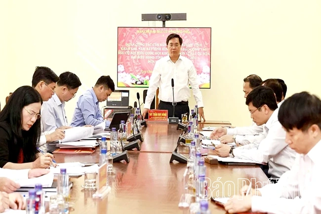 Chủ tịch UBND tỉnh Trần Duy Đông chỉ đạo công tác chuẩn bị bầu cử tại 5 xã Tề Lỗ, Yên Lạc, Tam Hồng, Liên Châu, Nguyệt Đức