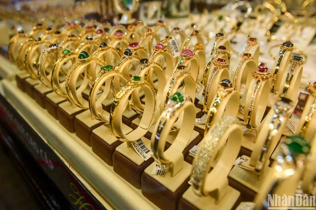 Giá vàng ngày 24/3: Đồng loạt tăng mạnh trở lại sau chuỗi lao dốc
