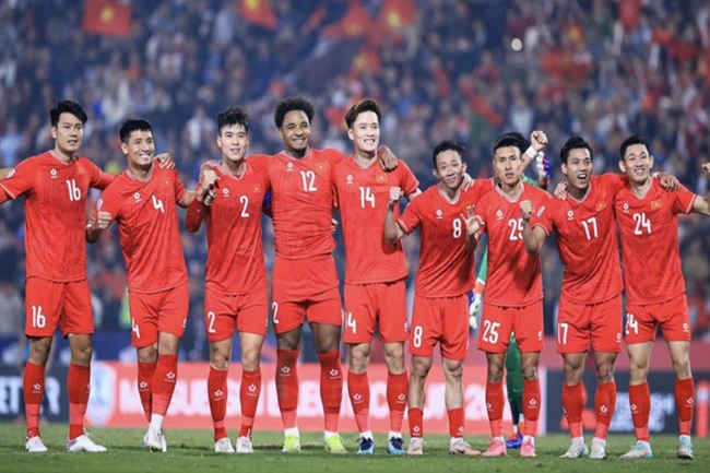 Tuyển Việt Nam áp sát Top 100 thế giới