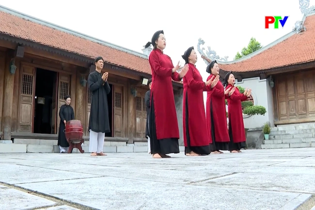 Xoan costumes echoes of the Hung Kings era