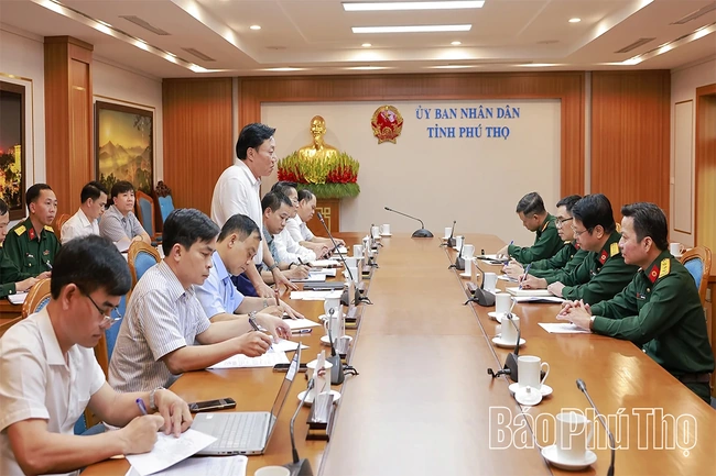 Phó Chủ tịch UBND tỉnh Nguyễn Huy Ngọc làm việc với đoàn công tác Bệnh viện Quân y 103